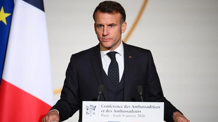 Macron: “Rifiutiamo nuovo colonialismo e imperialismo, gli Usa si stanno allontanando dagli alleati”