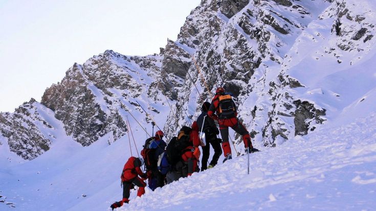 Gli alpinisti traditi da ghiaccio e neve. L’inverno crudele della montagna
