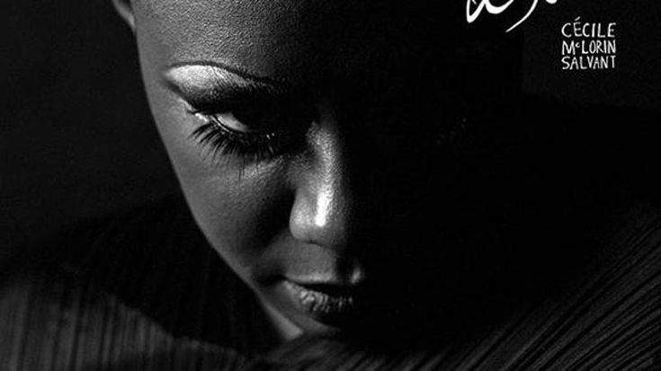 Cécile McLorin Salvant rilegge il grande jazz. Voce e personaggio, gli standard fanno show