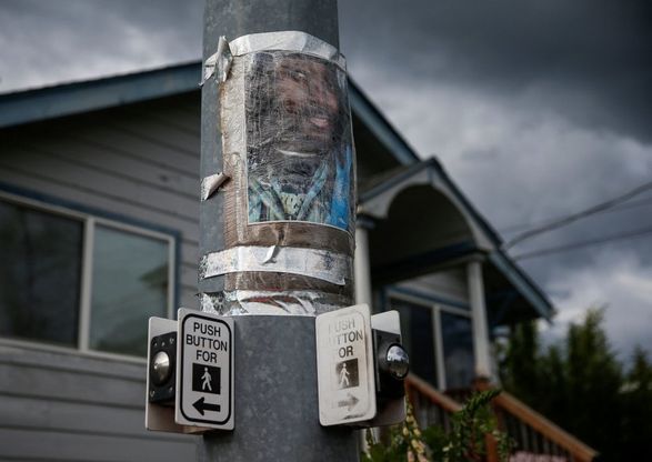 Le proteste in nome di Manuel Ellis, soffocato dagli agenti come George Floyd