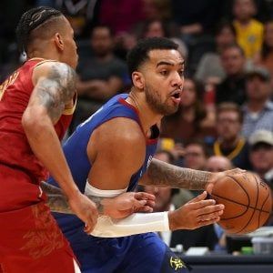 Basket, Nba: Denver raggiunge Golden State in vetta, bene Oklahoma e Boston