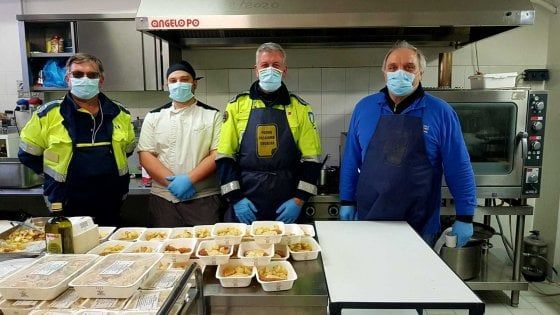 Parma, dopo seimila pasti si spengono al Maggiore i fornelli della solidarietà 