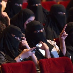 Arabia Saudita, nuova svolta: via il divieto per i cinema, a marzo le prime sale 