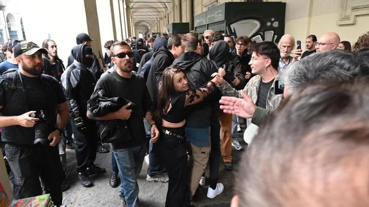 La promotrice in lacrime: “Aska e i violenti andavano fermati. Non organizzerò più nulla”