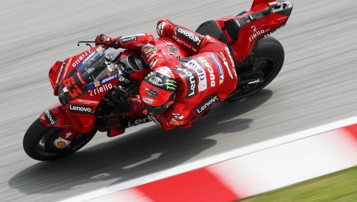 MotoGp Malesia, pole record di Martin. Bagnaia 9° (con caduta), Quartararo 12°
