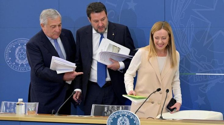Tre vie per la destra dopo lo shock Afd