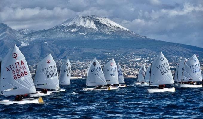 Neve sul vesuvio e sotto le vele!