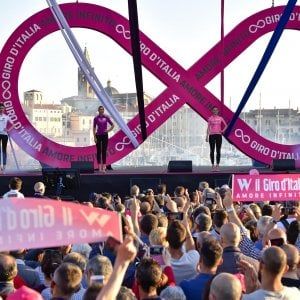 Giro, la squadra di Pirazzi e Ruffoni regolarmente al via