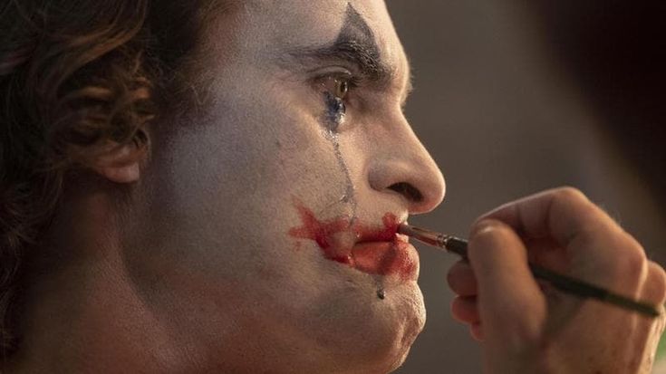 Joker, il rapinatore del Ticinese: arrestato dopo un doppio colpo con spranga, spray e coltello