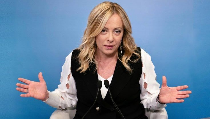 Cervelli in fuga, la proposta di legge di FdI: "Aiuti per chi decide di rientrare e ha tre figli minorenni"