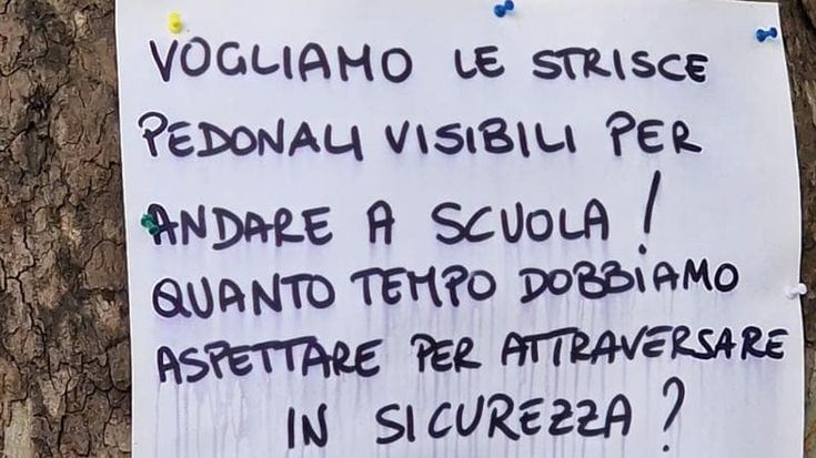 Una mano di bianco