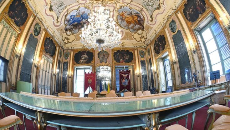 Consiglio comunale ancora deserto e stavolta manca anche il sindaco. L’opposizione: “È crisi”