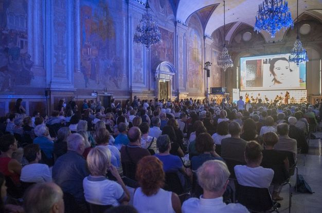 La Repubblica delle donne, Cantone, Recalcati, Zadie Smith e tanti lettori: il primo giorno di RepIdee