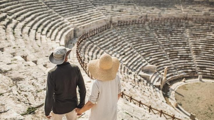 In vacanza la spesa per attività culturali è mediamente di 100 euro a persona
