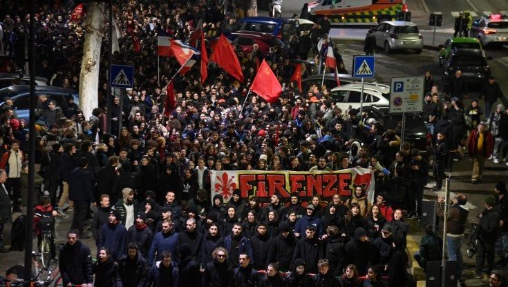 “Così è nato il fascismo”. È scontro sulla lettera della preside di Firenze