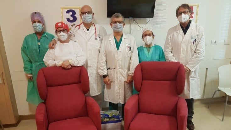 Parma, all'ospedale dei Bambini nuove poltrone per i genitori che accudiscono i figli 