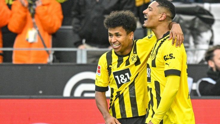 Haller, il primo gol con il Borussia Dortmund nella Giornata mondiale contro il cancro