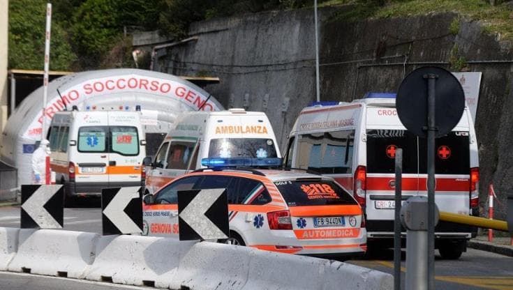 Scontro sull’A26, un morto e un ferito: chilometri di code