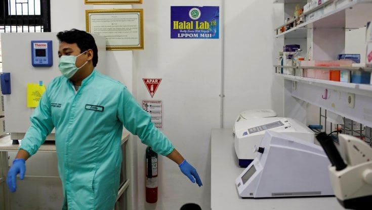 Covid, il vaccino haram che divide il mondo musulmano