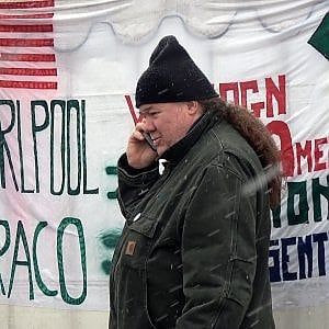Torino, Embraco,  Calenda agli operai: "Vengo alla vostra assemblea"