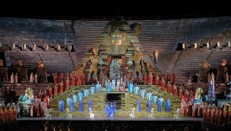 Il caso "blackface" all'Arena di Verona. La credibilità non passa più dal volto scurito dal trucco