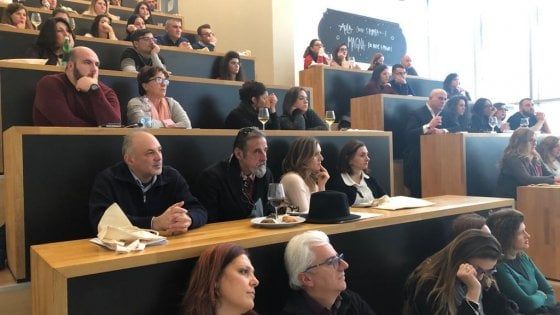Coronavirus, a Caserta incontro tra agenzie di viaggio: ecco gli hashtag #ilturismononsiferma e #pensiamopositivo