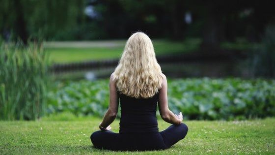 Meditare contro lo stress della malattia