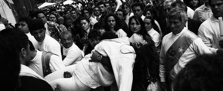 La Madonna dei "fujenti": quando Gomorra cerca redenzione 