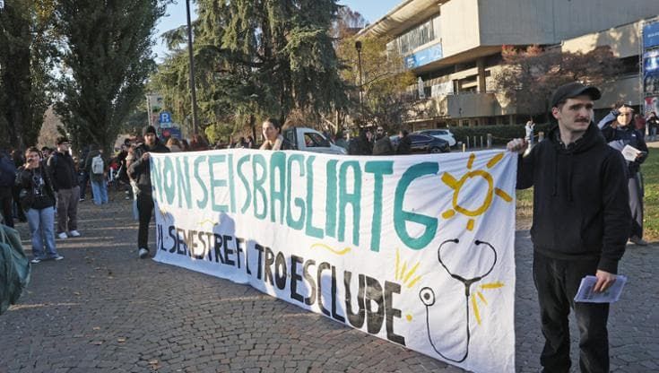 Medicina, 2mila a Bologna al secondo appello: “Ho pianto, era più difficile, un anno perso”