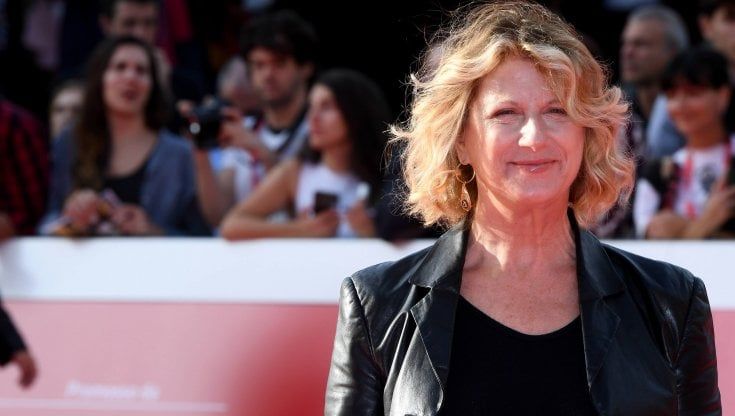 Angela Finocchiaro e il tumore al seno: "Sono salva grazie alla prevenzione, ma il male resta nella mente e nel cuore"