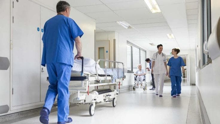 Sanità, la libera professione a Parma e il caso del regolamento che dovrebbe limitarla