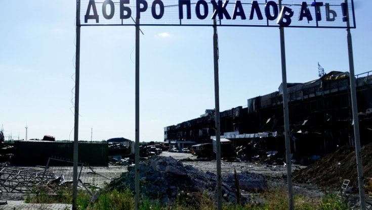 Ecco perché tanti profughi ucraini rientrano nelle zone controllate dai russi: "Vivere da sfollati costa troppo" 