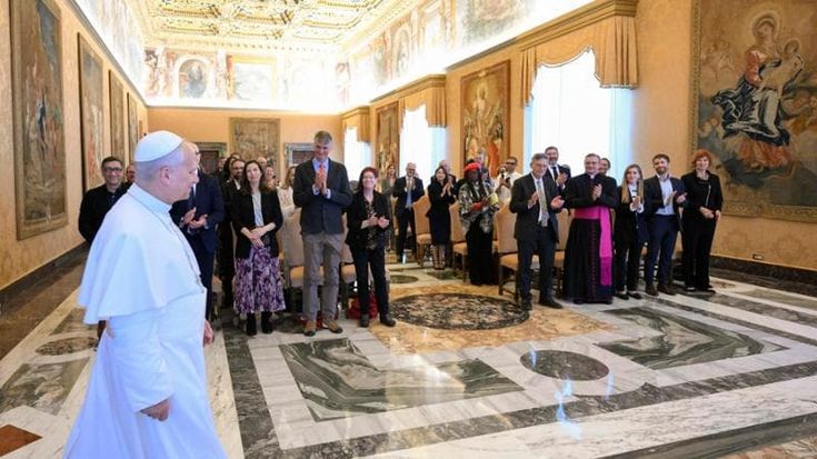 Papa Leone: “Con l’IA c’è il rischio di un’eclissi dell’umano”