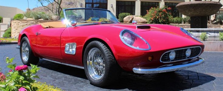 Quattrocentomila dollari per un pezzo di plastica: è la copia di una Ferrari California