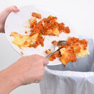 Oggi la giornata nazionale antispreco, 12 miliardi nella spazzatura