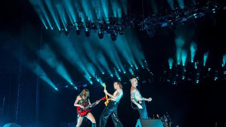 Maneskin, il rock dei buoni sentimenti formato famiglia conquista i 60mila dello stadio Olimpico