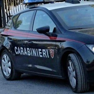 Bergamo, la lite condominiale degenera: lancia la candeggina sul volto della vicina