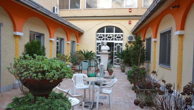 Sant'Antonio Abate, focolaio Covid in una casa di riposo: 33 anziane positive