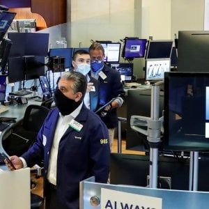 Il via al Recovery Fund fa correre le Borse. Lagarde avverte sul Pil: "Rischio -12% nel 2020"