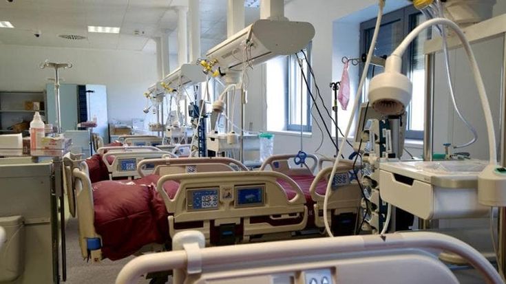 “Assumiamo i medici senza concorso”: l’ultima carta della Puglia per fermare l’emergenza sanitaria