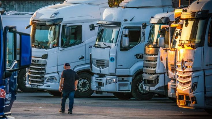 Camion e bus, Salvini: “Al lavoro fino a 70 ma controlli serrati su autisti”. No della Cgil