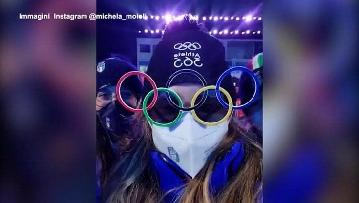 Pechino 2022, bronzo di Visintin nello snowboardcross: l'esultanza sfrenata di Michela Moioli