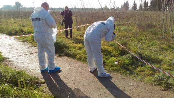 Migrante trovata morta davanti al Cara di Foggia, l'autopsia: "È stata bruciata viva"