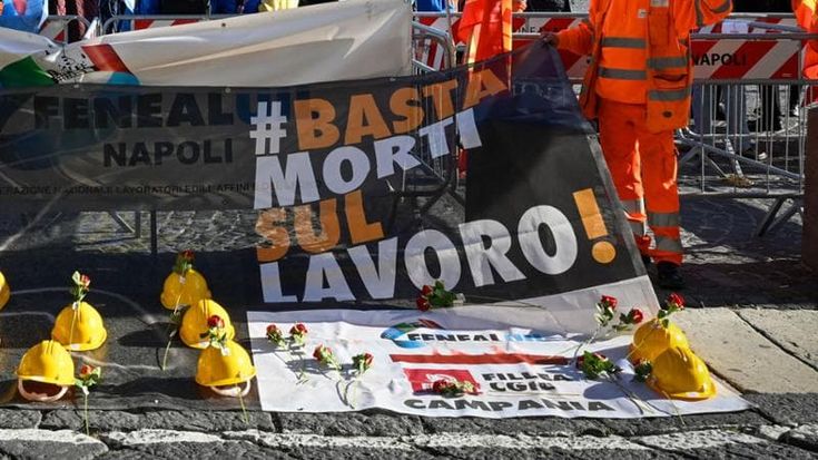 I sindacati dopo la morte dell’operaio di 36 anni schiacciato dall’escavatore: “Ora controlli sul suo contratto”