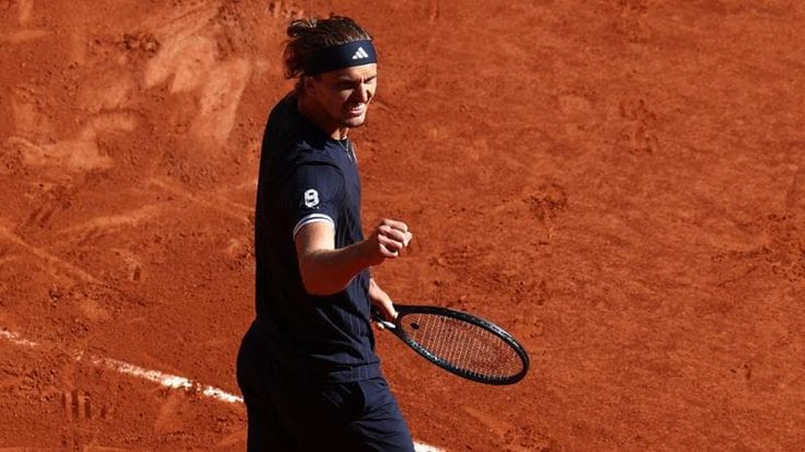 Roland Garros, Zverev batte Mensik 7-5, 6-2, 3-6, 6-3 ed è in finale