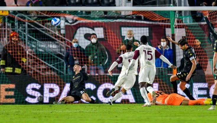 Venezia-Salernitana 1-2: Schiavone al 95' regala la prima gioia a Colantuono