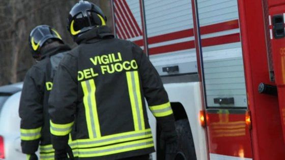 Siracusa, un incendio distrugge una pizzeria