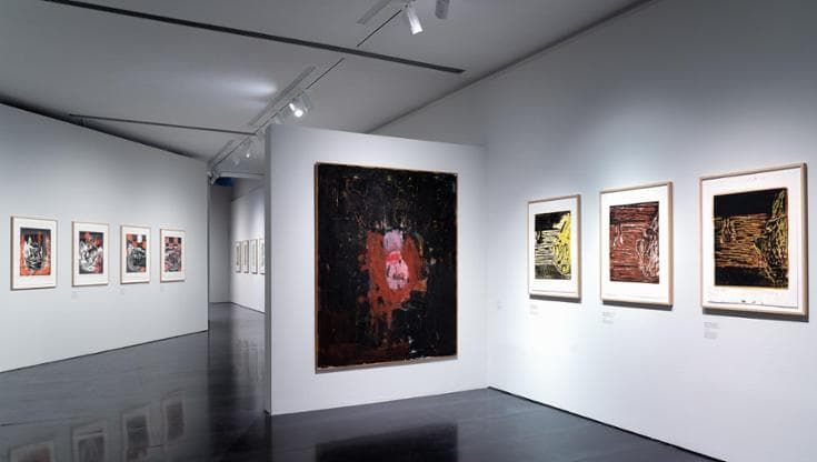 Quelle figure capovolte e i graffi sul mondo. La mostra “Avanti!”, l’urlo di Baselitz