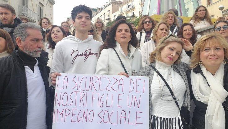 Napoli, movida violenta: sit-in in bianco al liceo Vico per due studenti picchiati in centro storico
