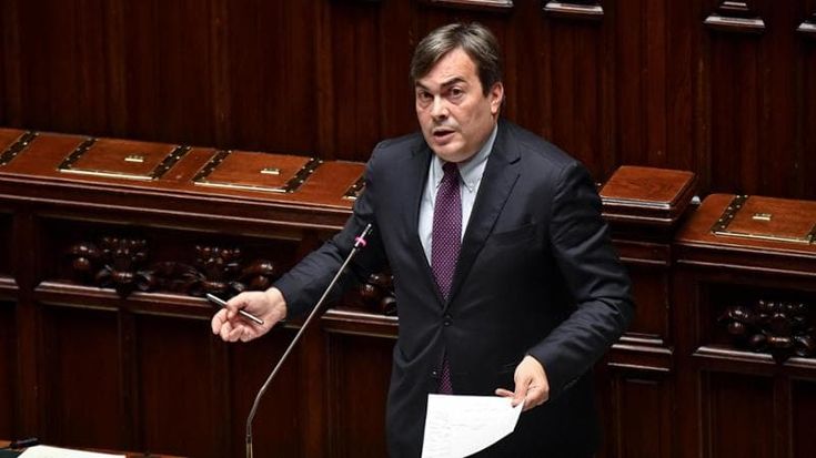 Amendola: “Rimasta giù dal palco, fallita la strategia della premier”